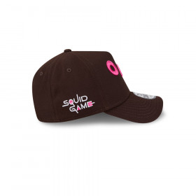 Gorra 9Forty Netflix Squid Game Marrón
